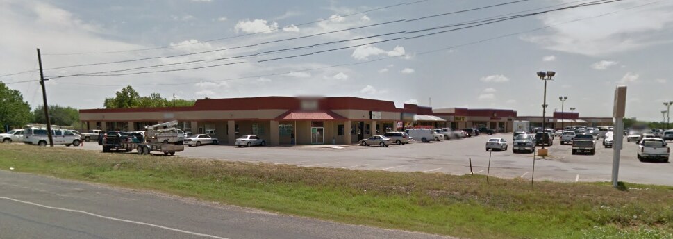1600 N Sara Dewitt Dr, Gonzales, TX à louer - Photo du bâtiment - Image 3 de 3
