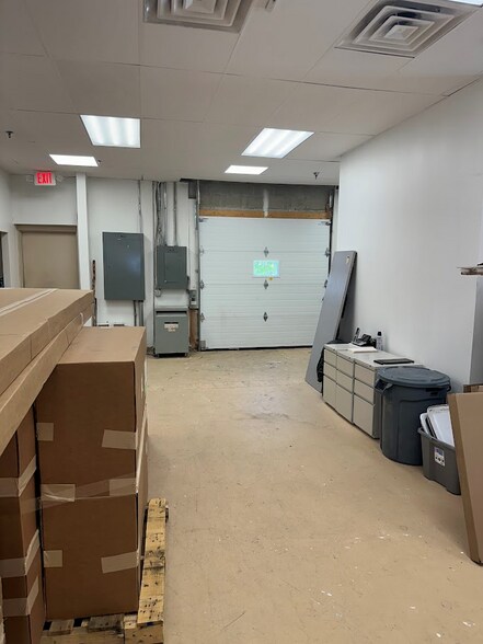 522 Amherst St, Nashua, NH à louer - Photo du bâtiment - Image 3 de 15