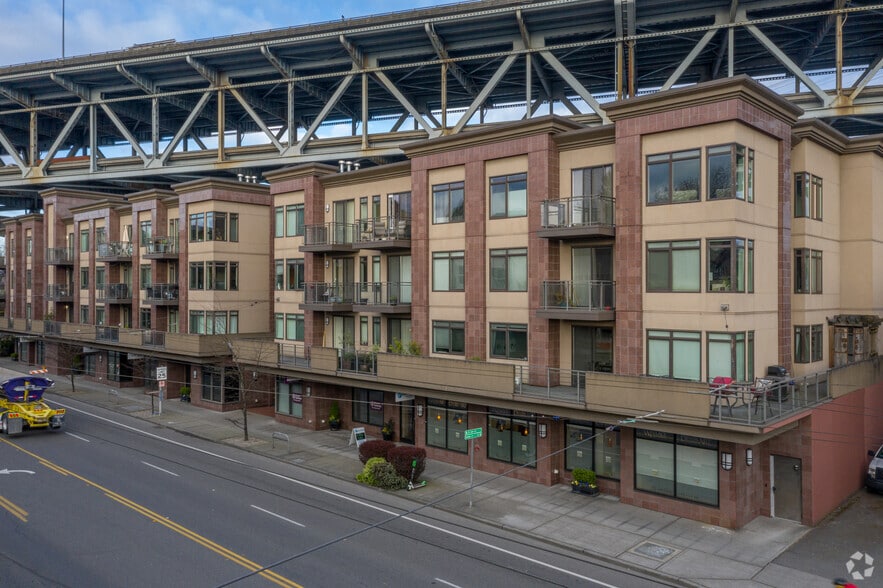 3213-3221 Eastlake Ave E, Seattle, WA for sale - Primary Photo - Image 1 of 5