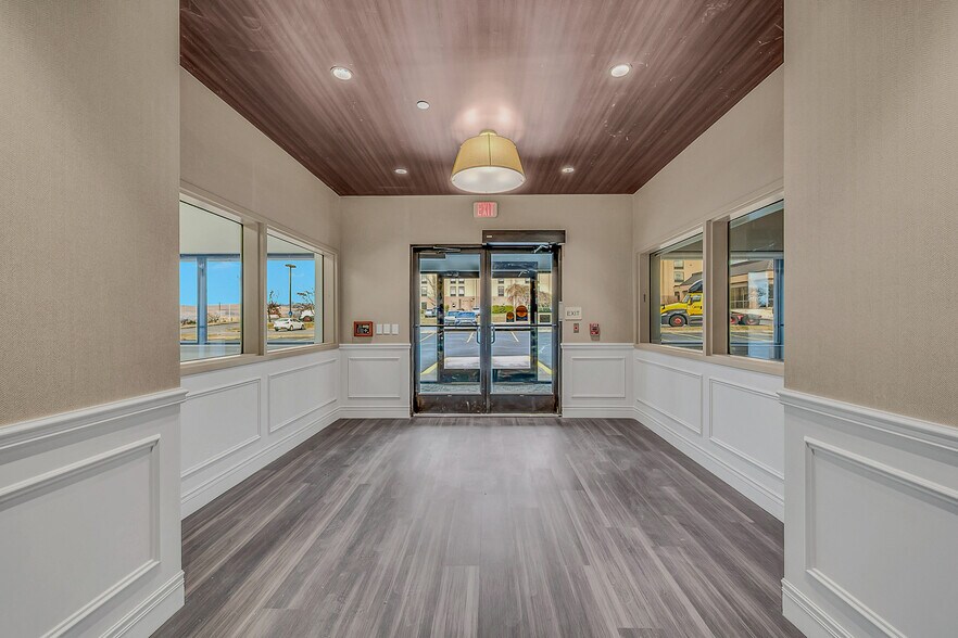 20-26 Montage Mountain rd, Moosic, PA for lease - Interior Photo - Image 3 of 29