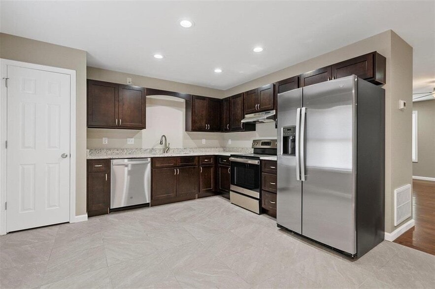 117 Hatcher St, Park City, KY à vendre - Photo du bâtiment - Image 2 de 16