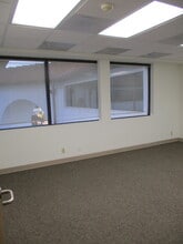 23603 Park Sorrento, Calabasas, CA à louer Photo intérieure- Image 2 de 3