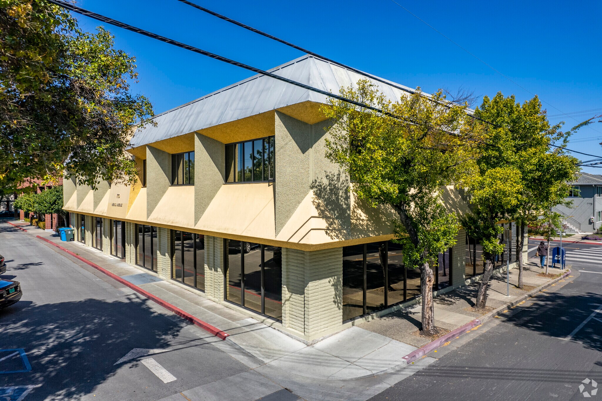 770 Menlo Ave, Menlo Park, CA à louer Photo du bâtiment- Image 1 de 5