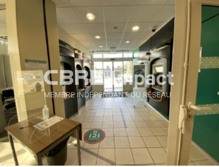 Place Du Commerce, Tinqueux for lease - Interior Photo - Image 2 of 4