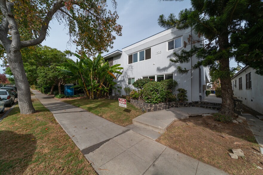 1323 11th St, Santa Monica, CA à vendre - Photo du bâtiment - Image 2 de 17