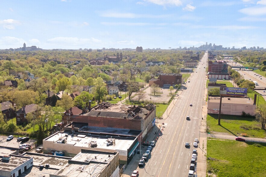8952 Grand River Ave, Detroit, MI à vendre - Photo du bâtiment - Image 3 de 7