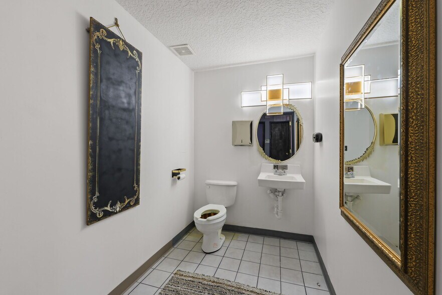 2214 Dunn Ave, Jacksonville, FL à vendre - Photo intérieure - Image 3 de 18