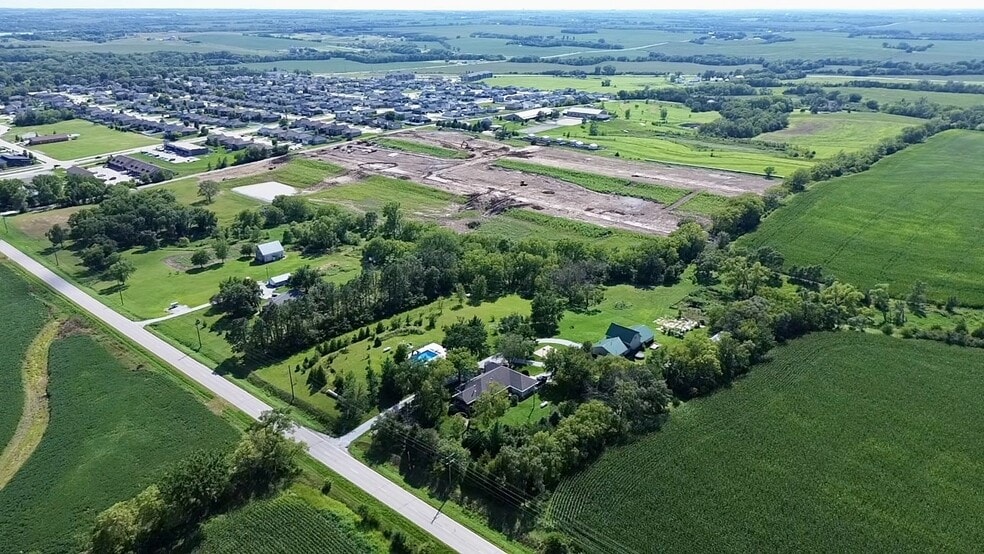 17879 S 68th St, Hickman, NE à vendre - Photo du bâtiment - Image 3 de 8