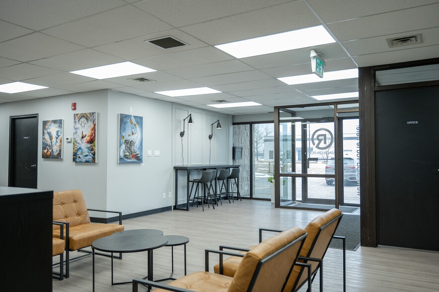 2216 27th Ave NE, Calgary, AB for lease - Building Photo - Image 3 of 28