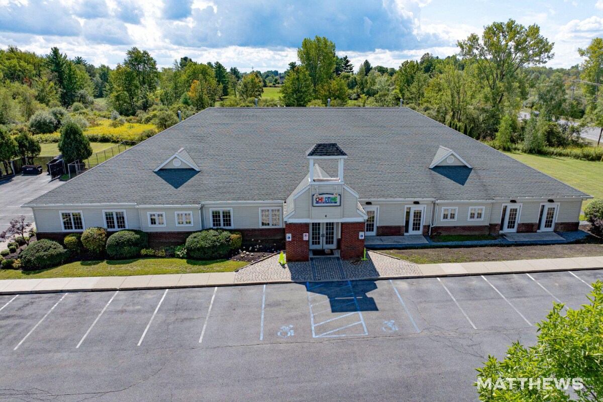 6 Willowbrook Rd, Queensbury, NY à vendre Photo du bâtiment- Image 1 de 4