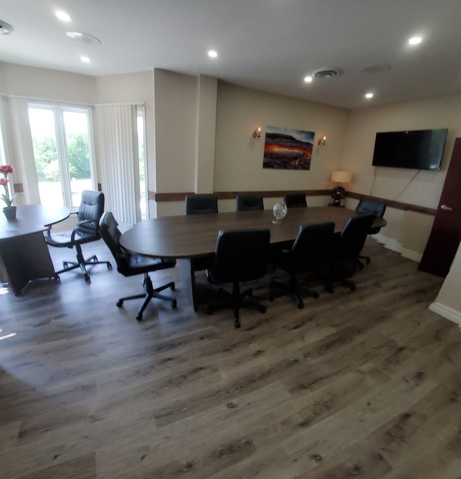 410-420 N Service Rd E, Oakville, ON for lease Interior Photo- Image 1 of 12