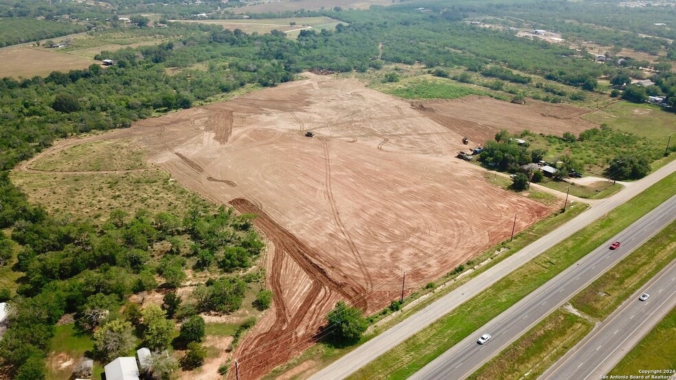 17171 Interstate 35 S, Atascosa, TX for sale - Primary Photo - Image 1 of 22