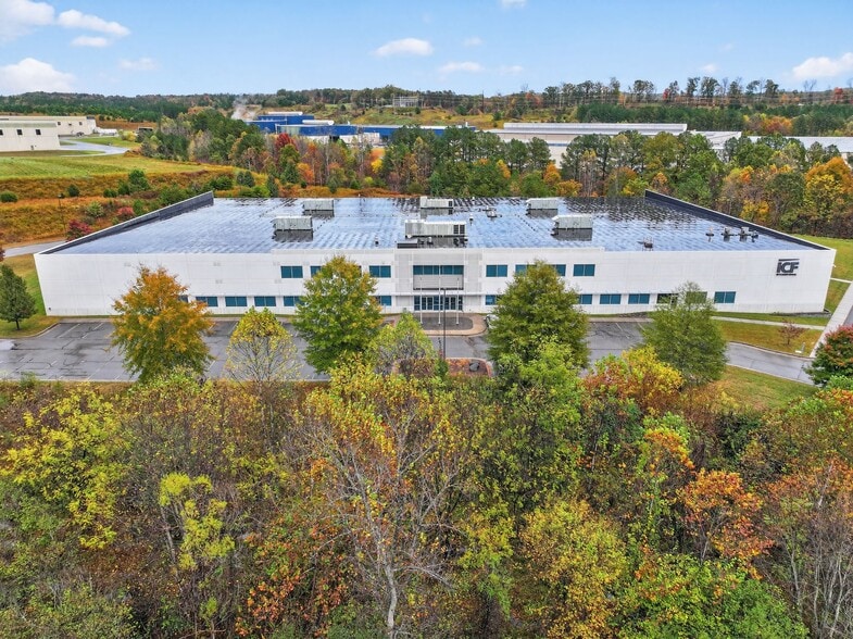 980 Beaver Creek Dr, Martinsville, VA for sale - Building Photo - Image 2 of 11