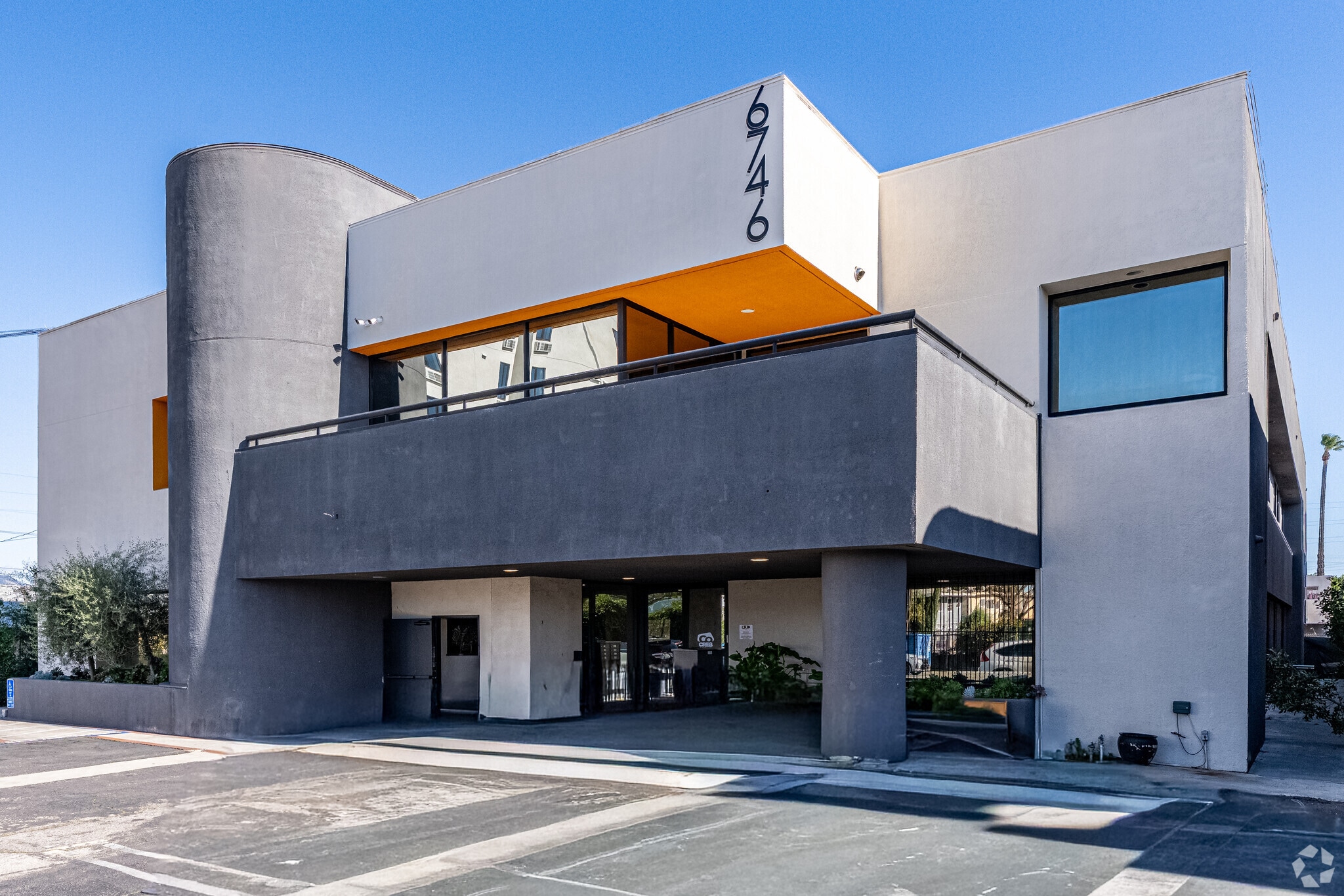 6746 Valjean Ave, Van Nuys, CA for lease Primary Photo- Image 1 of 52