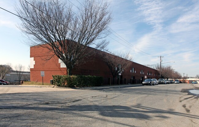 Plus de détails pour 12096-12110 Conway Rd, Beltsville, MD - Industriel à louer