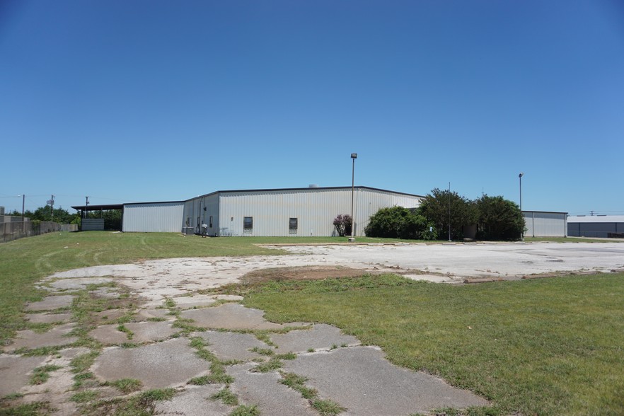 1501 Commerce Blvd, Denison, TX à vendre - Photo du bâtiment - Image 1 de 1