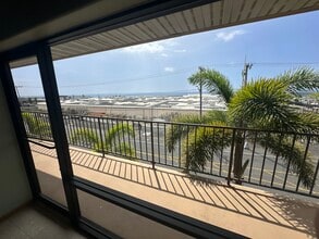 73-5619 Kauhola St, Kailua Kona, HI for lease Interior Photo- Image 2 of 9