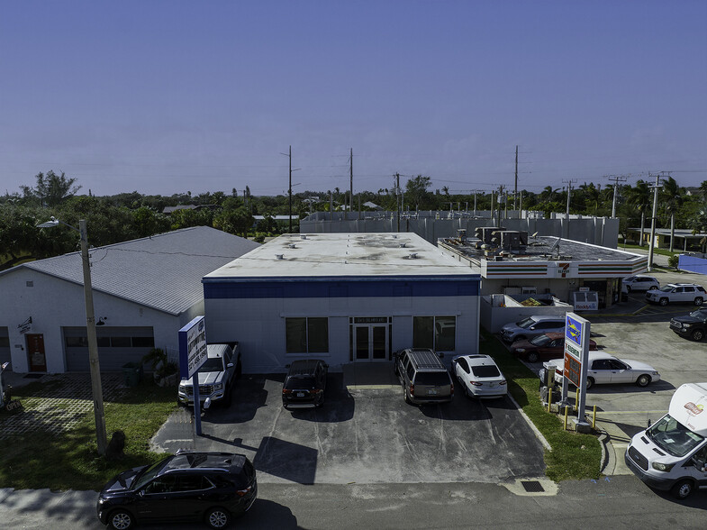 124 S Orlando Ave, Cocoa Beach, FL for lease - Primary Photo - Image 1 of 7