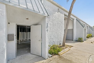 11999 N 49th St, Clearwater, FL à louer Photo du bâtiment- Image 1 de 4