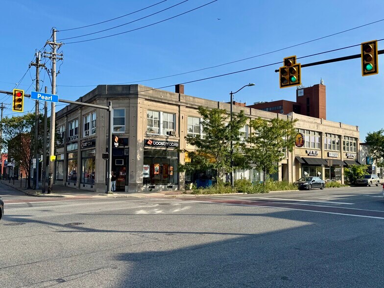 4179 Pearl Rd, Cleveland, OH à louer - Photo principale - Image 1 de 9