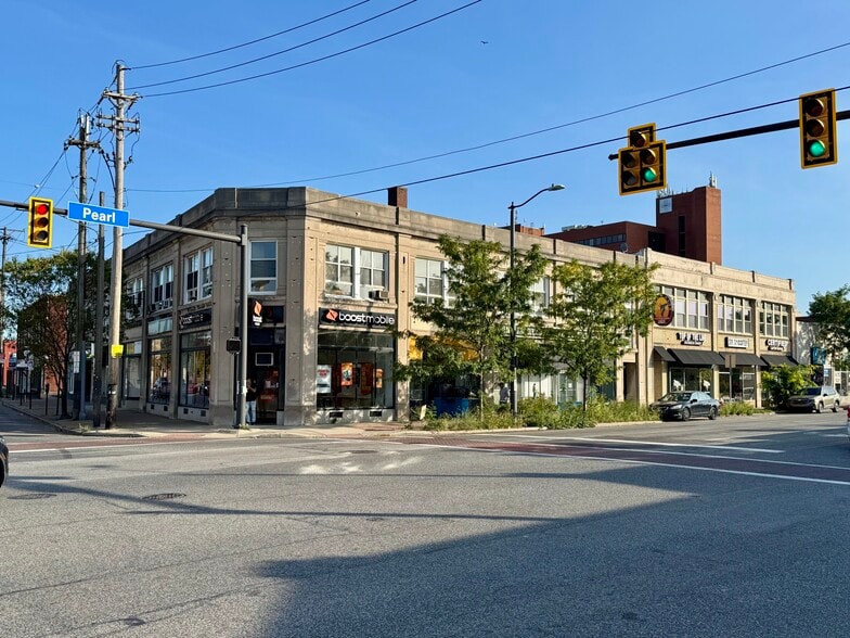 4179 Pearl Rd, Cleveland, OH for lease - Primary Photo - Image 1 of 9