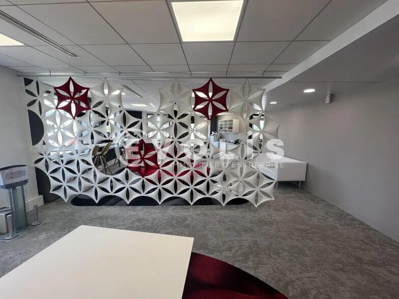 1 Place Des Marseillais, Charenton-le-Pont à louer - Photo du bâtiment - Image 3 de 27