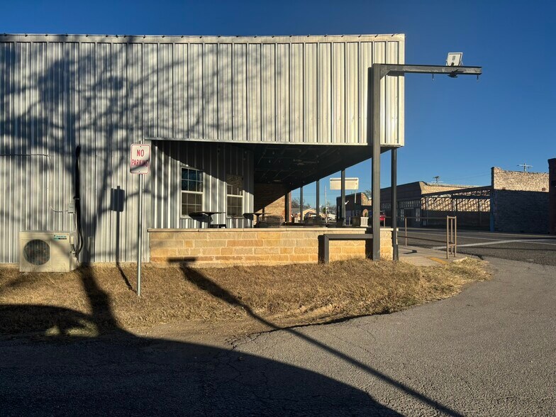 8718 W Highway 377, Tolar, TX à vendre - Photo du bâtiment - Image 2 de 2