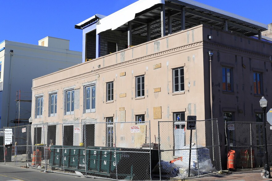 301 W Congress St, Savannah, GA à louer - Photo du bâtiment - Image 2 de 4