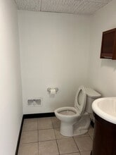 458 Boston St, Topsfield, MA for lease Interior Photo- Image 1 of 8