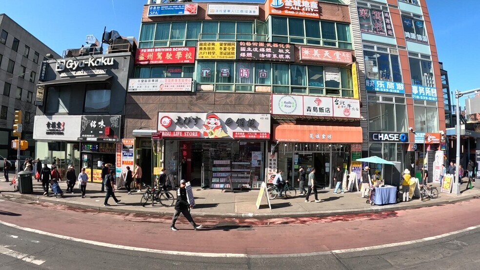 40-48 Main St, Flushing, NY à louer - Vidéo sur l’inscription commerciale - Image 3 de 5