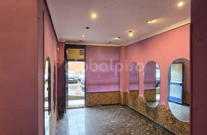 Retail in Coslada, Madrid for lease Interior Photo- Image 1 of 1