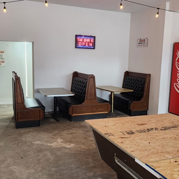 200-204 N State St, Harrison, OH for lease - Interior Photo - Image 3 of 12