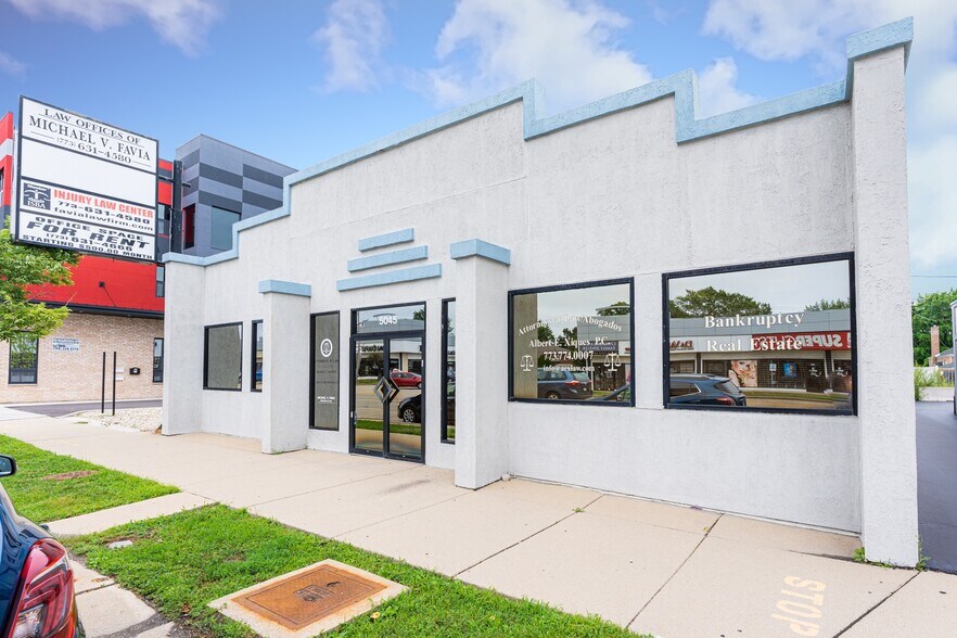 5045 N Harlem Ave, Chicago, IL à louer - Photo du bâtiment - Image 2 de 7