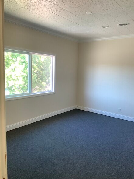 379 S Livermore Ave, Livermore, CA à louer - Photo du bâtiment - Image 2 de 11