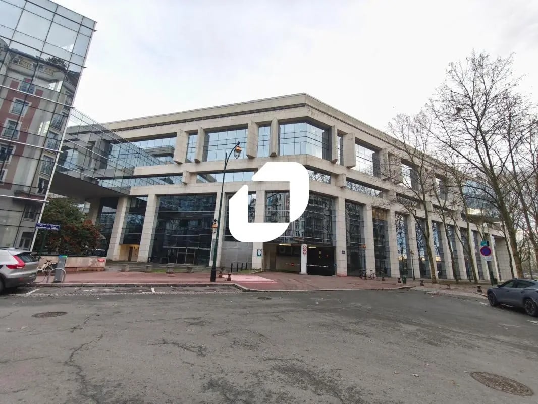 1-3 Place De Turenne, Saint-Maurice for lease Building Photo- Image 1 of 12