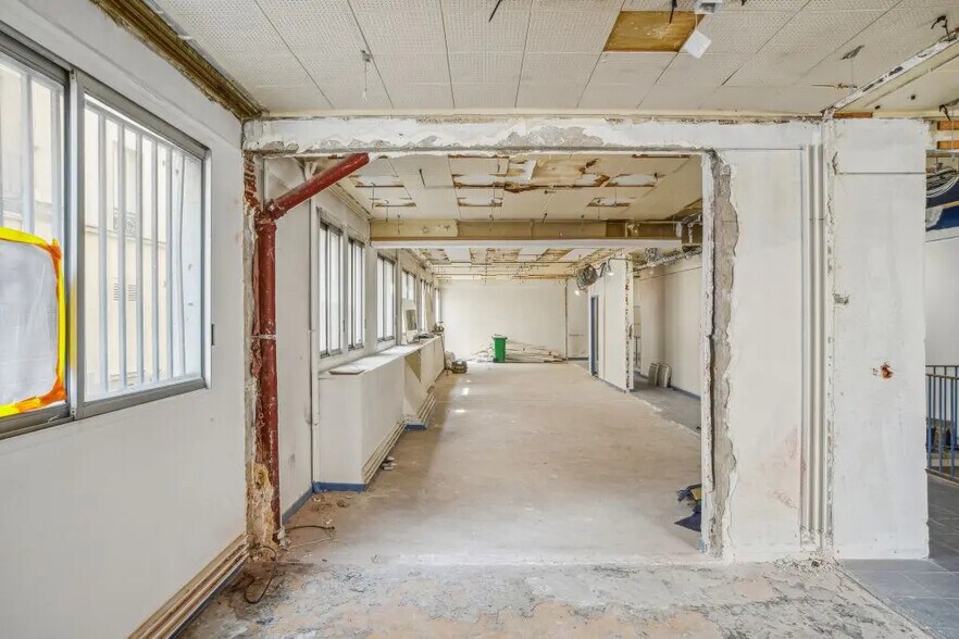 18 Bis Rue Violet, Paris à vendre - Photo du bâtiment - Image 2 de 13