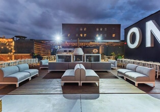 2101 Broadway St, Kansas City, MO for lease Interior Photo- Image 2 of 3
