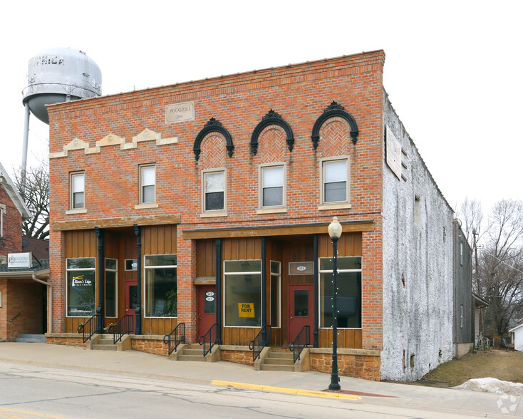 515-517 Main St, Pecatonica, IL à vendre - Photo principale - Image 1 de 1