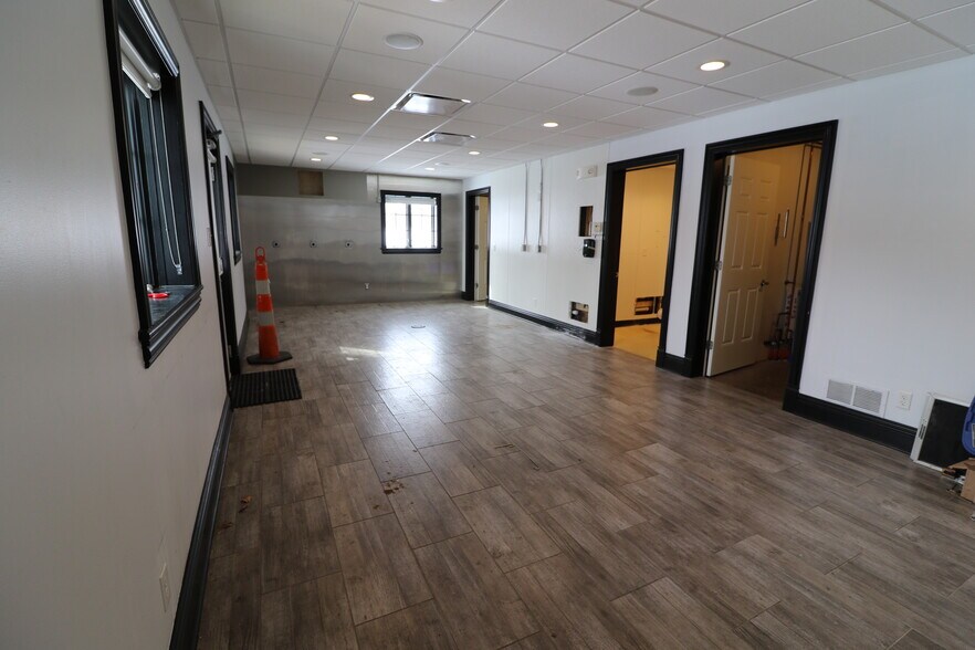 1223 E Sciota Ave, Peoria Heights, IL à louer - Photo du bâtiment - Image 3 de 21