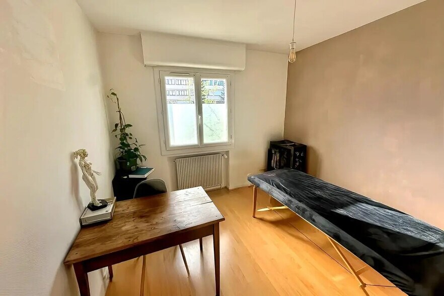 Flex in Annecy for sale - Interior Photo - Image 1 of 5