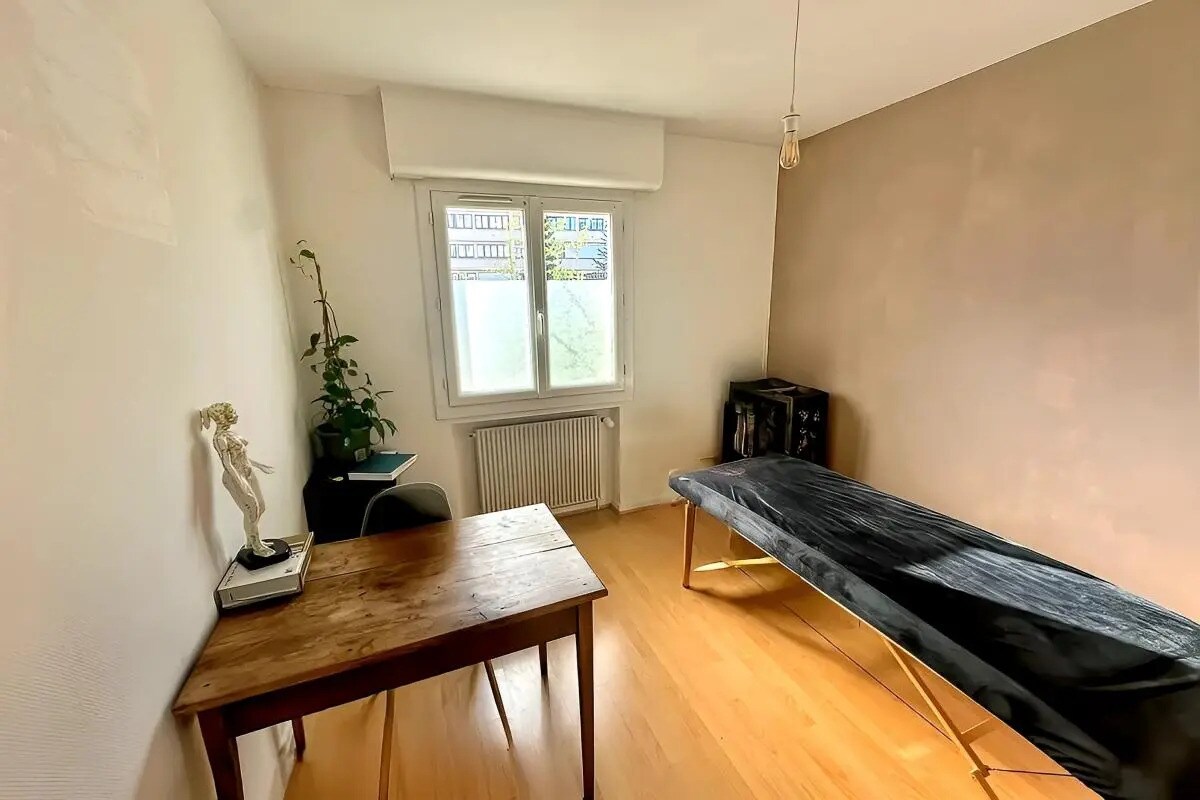 Flex in Annecy for sale Interior Photo- Image 1 of 6