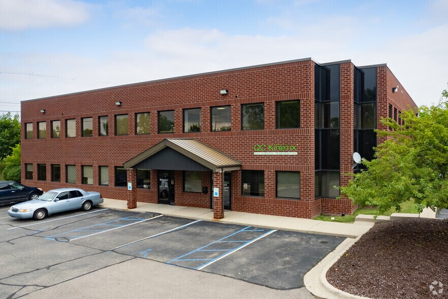 3370 E Jolly Rd, Lansing, MI à louer - Photo du bâtiment - Image 2 de 7