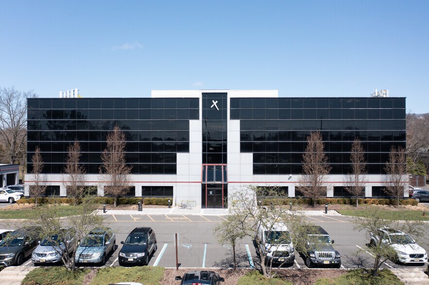 1065 Route 22 W, Bridgewater, NJ à louer - Photo du bâtiment - Image 2 de 5