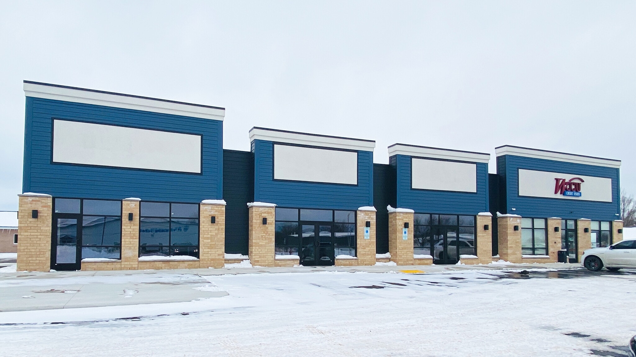 660 S Albert Ave, Reedsburg, WI for lease Building Photo- Image 1 of 6