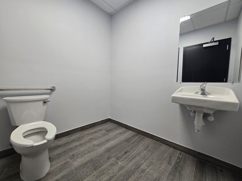 374 Green St, Woodbridge, NJ for lease - Building Photo - Image 3 of 93