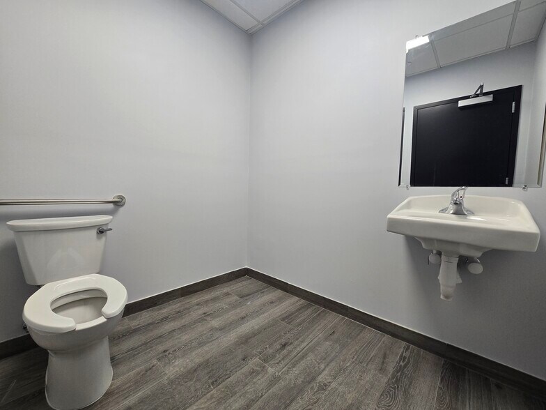 374 Green St, Woodbridge, NJ à louer - Photo du bâtiment - Image 3 de 93