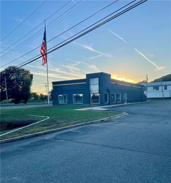 1207 N Church St, Atkins, AR à vendre - Photo du bâtiment - Image 2 de 10