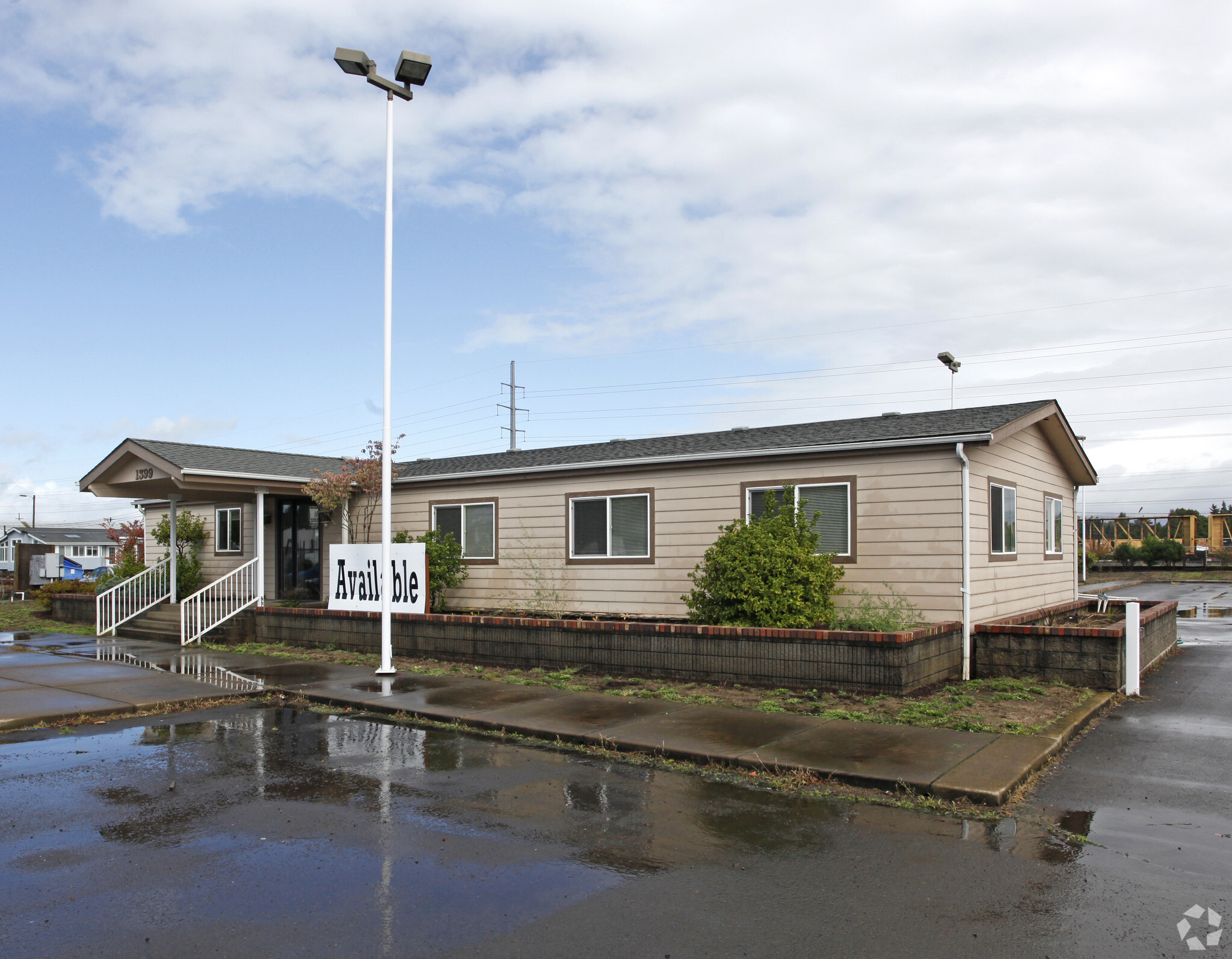 1399 Or-99 Hwy, Eugene, OR for lease Primary Photo- Image 1 of 3