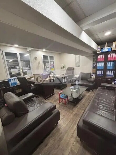 Industriel dans Montreuil à louer - Photo du bâtiment - Image 3 de 3