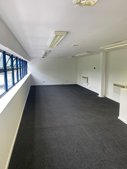 29 Blundells Rd, Milton Keynes for lease - Building Photo - Image 3 of 11